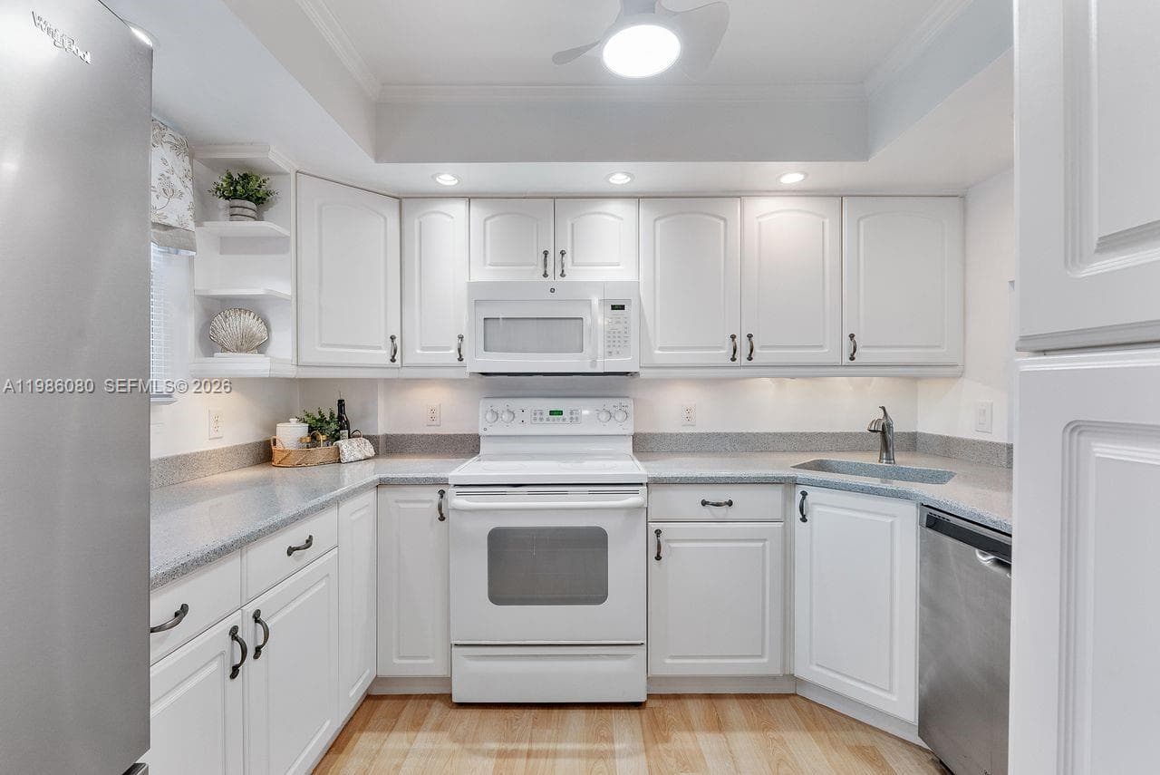 109 Royal Park Dr 2F photo 19