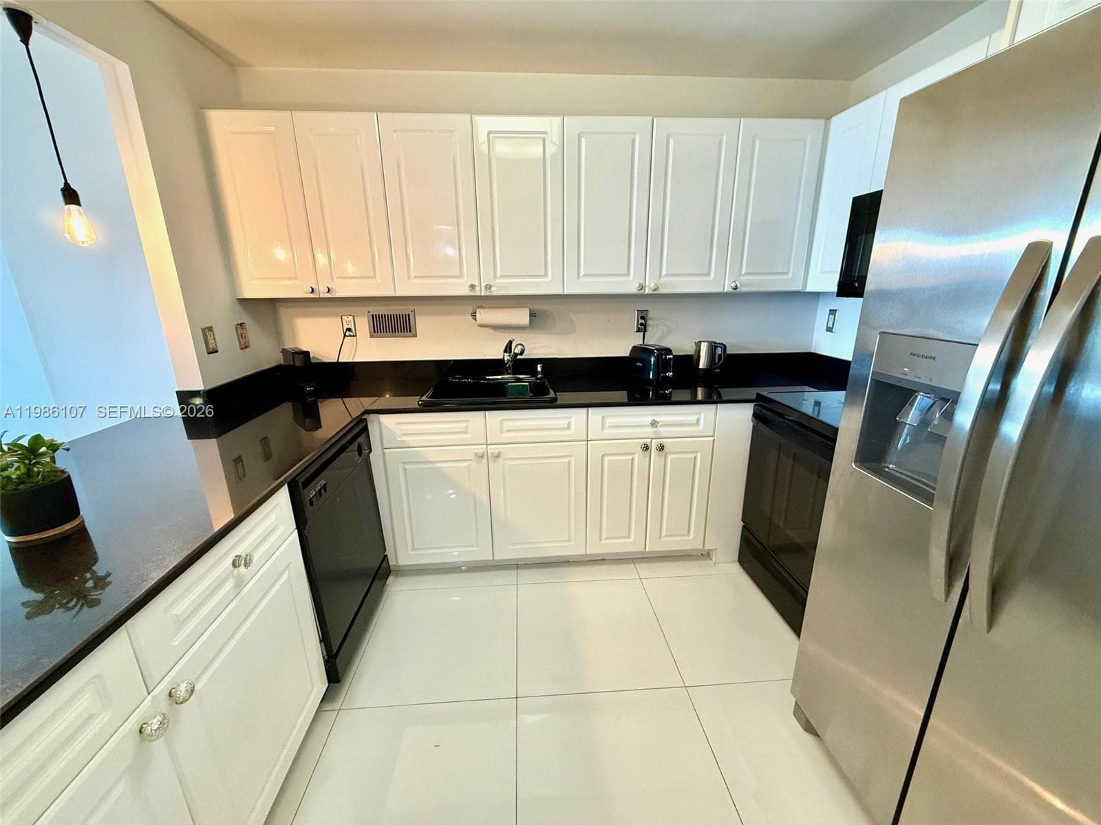 2301 Collins Ave 931 photo 11