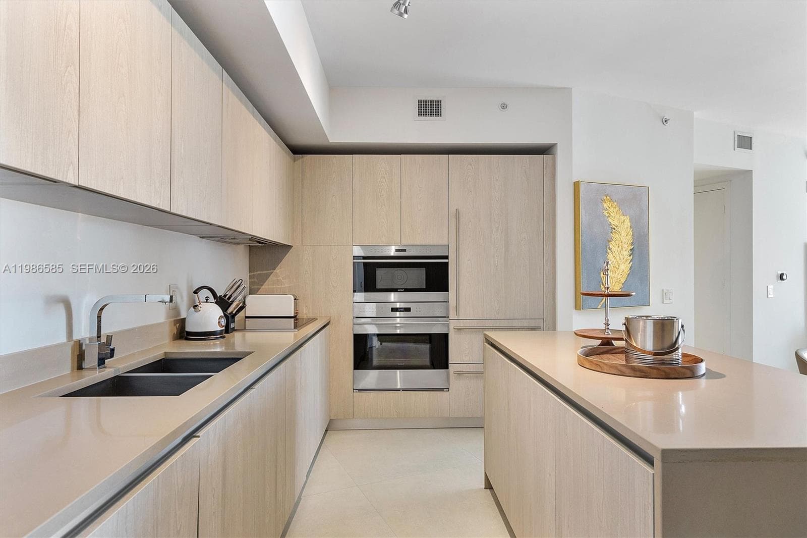 4111 Ocean Dr 3209 photo 9