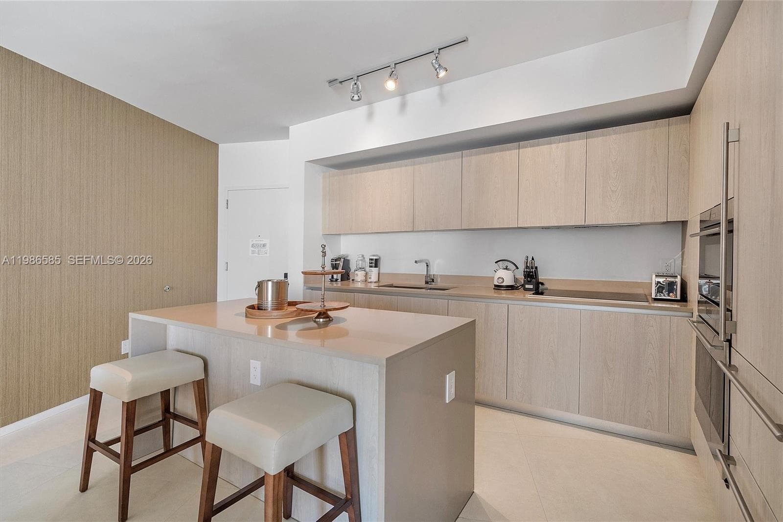 4111 Ocean Dr 4