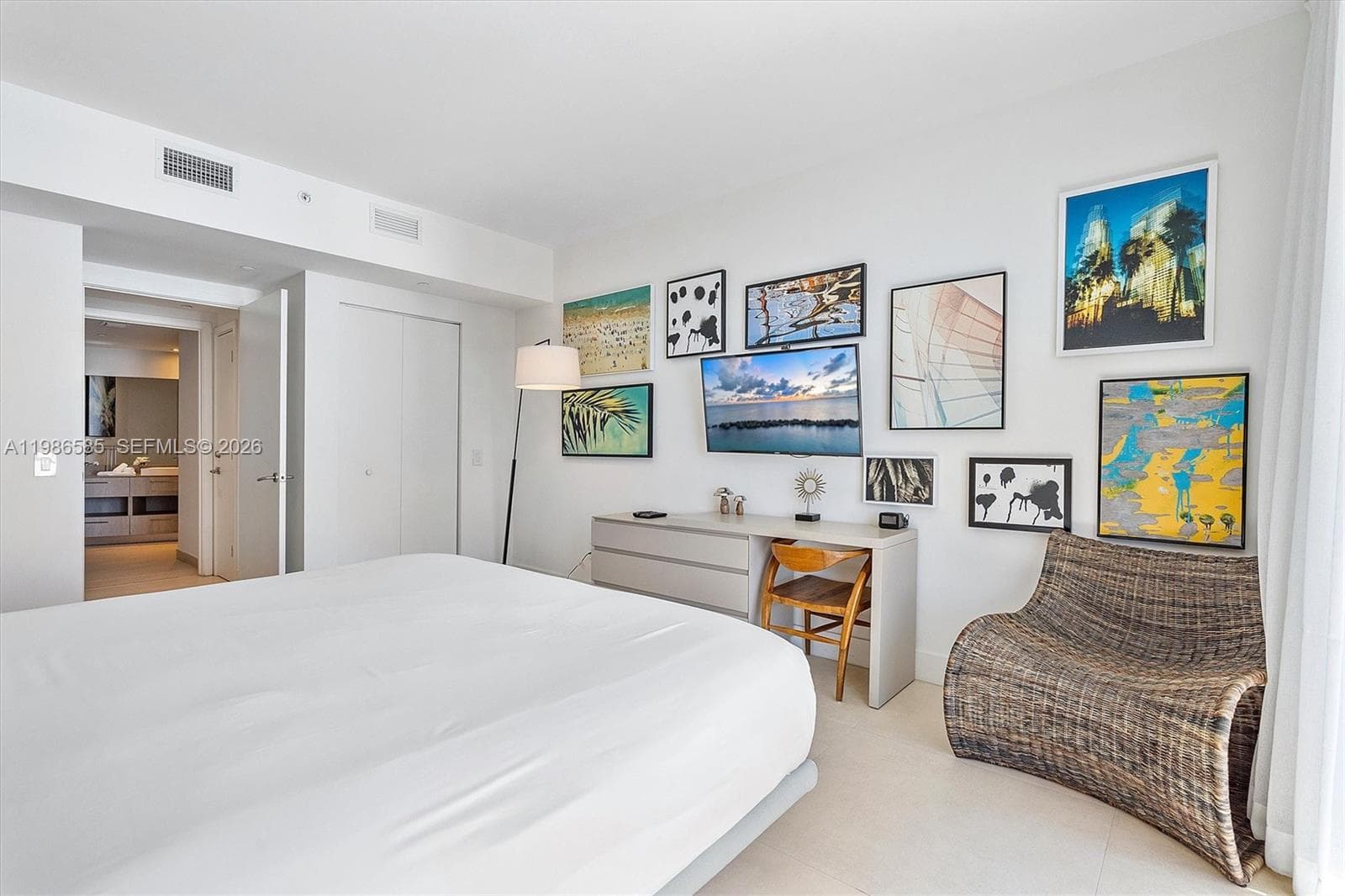 4111 Ocean Dr 3209 photo 25