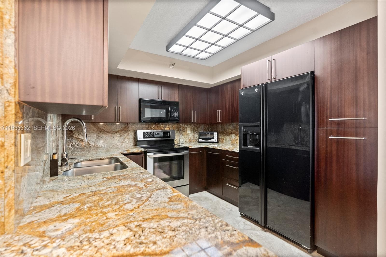 19101 NE 36th Ct 409 photo 9