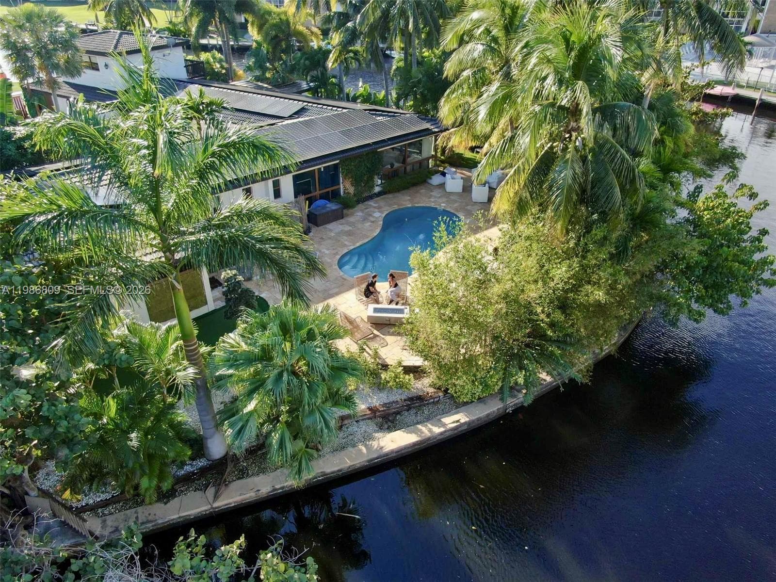 1675 Coral Gardens Dr 2