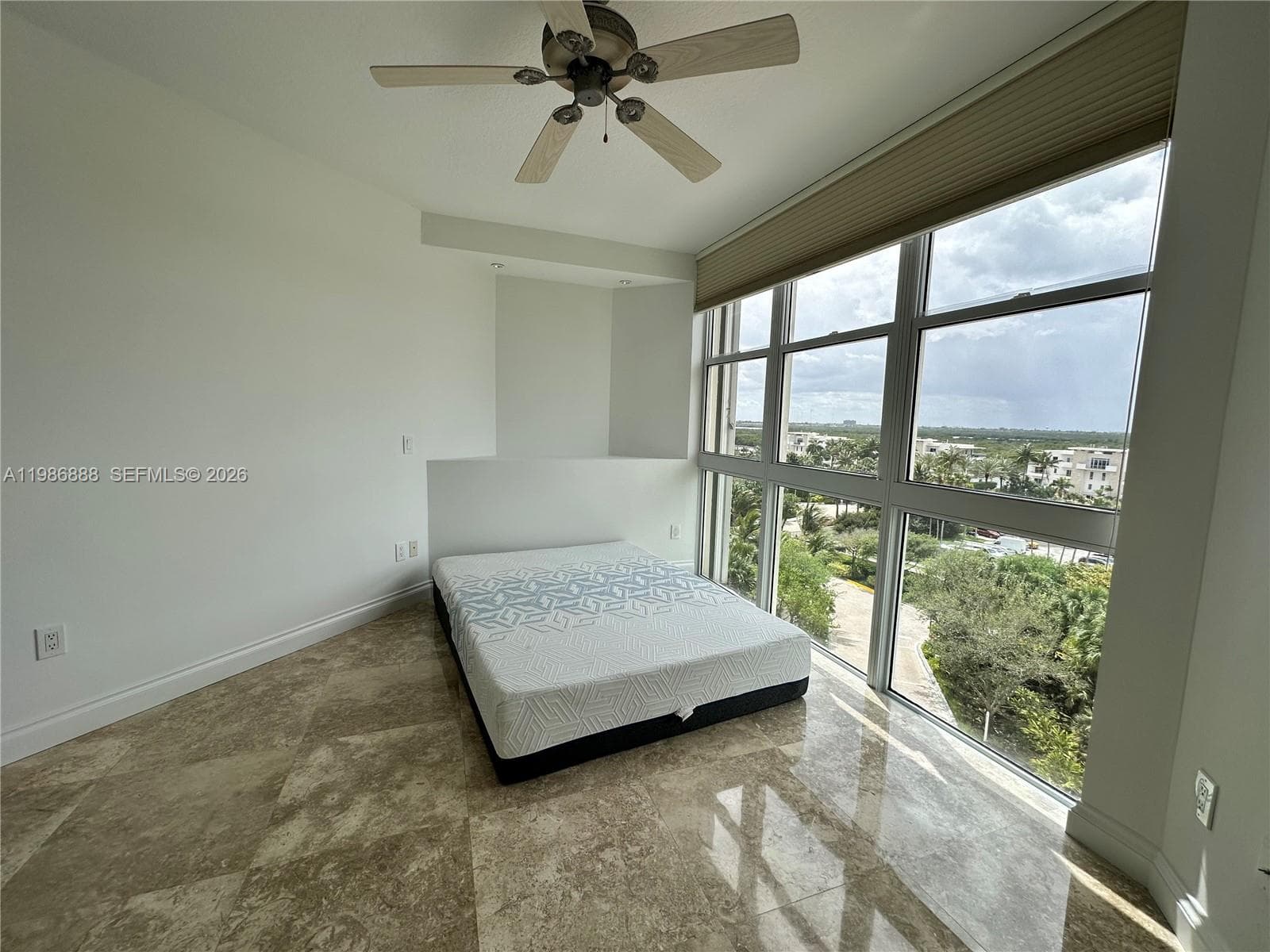 6051 N Ocean Dr 704 photo 22