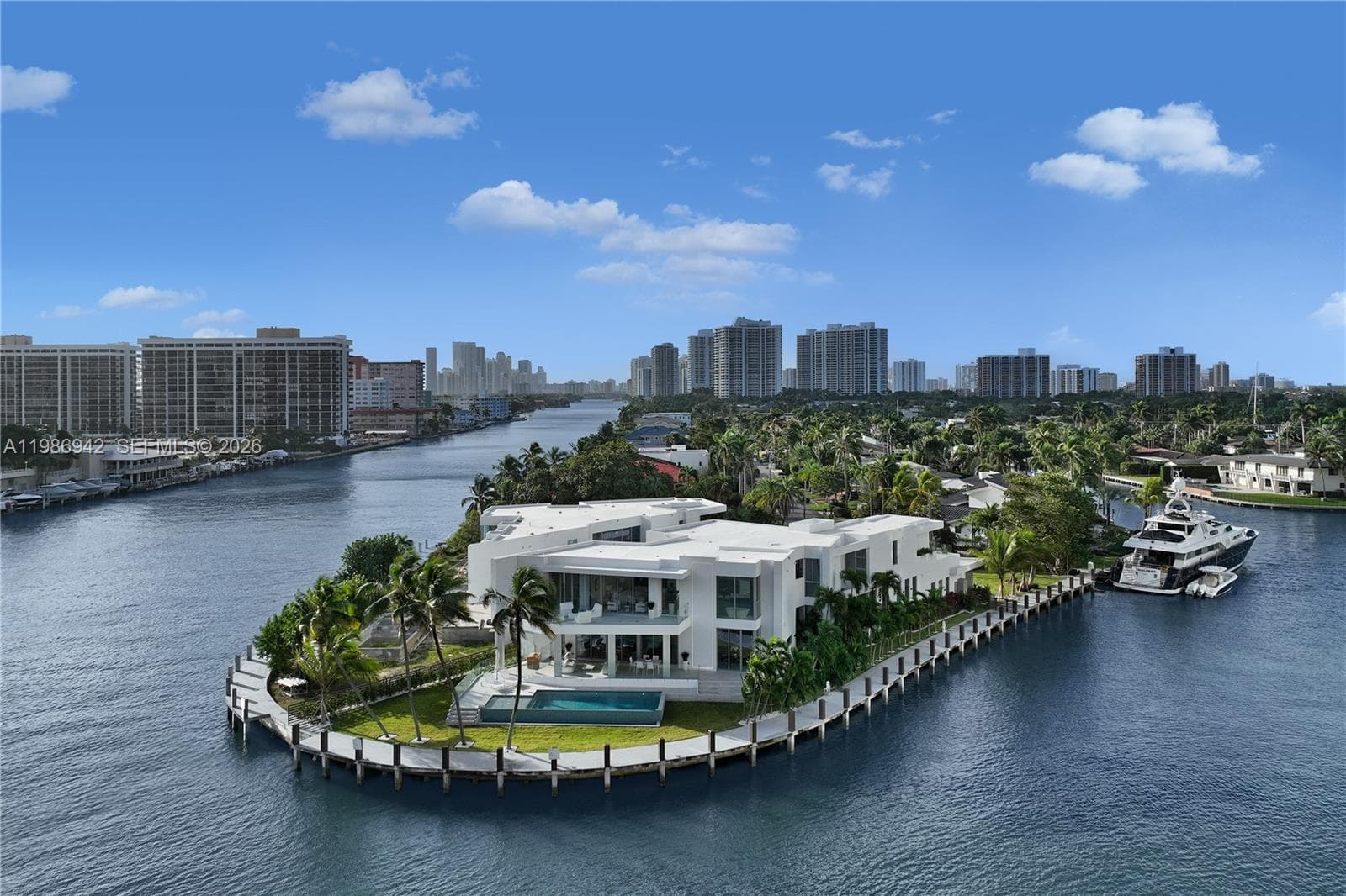 501 Palm Dr 2