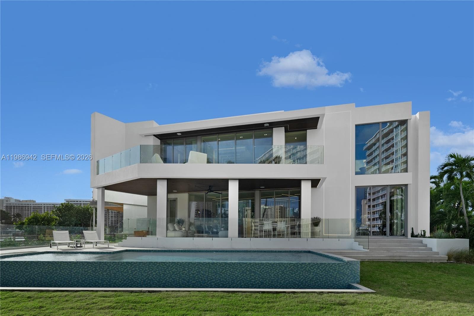 501 Palm Dr 5