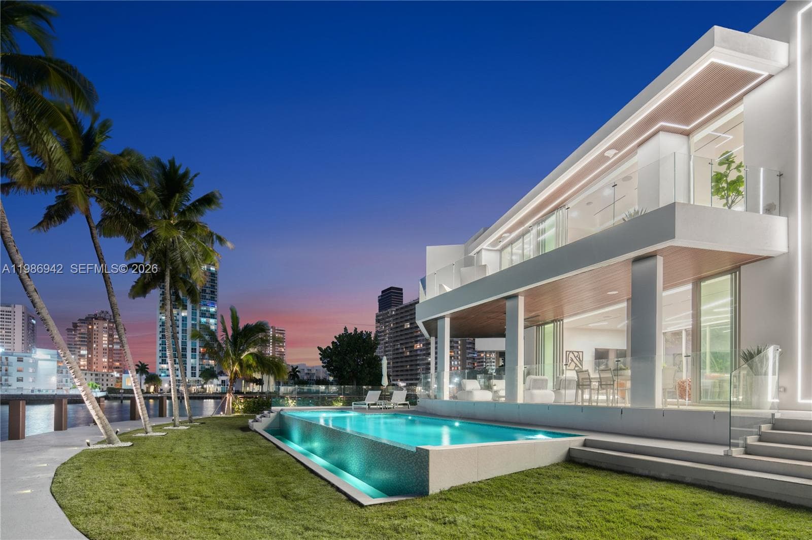 501 Palm Dr 4