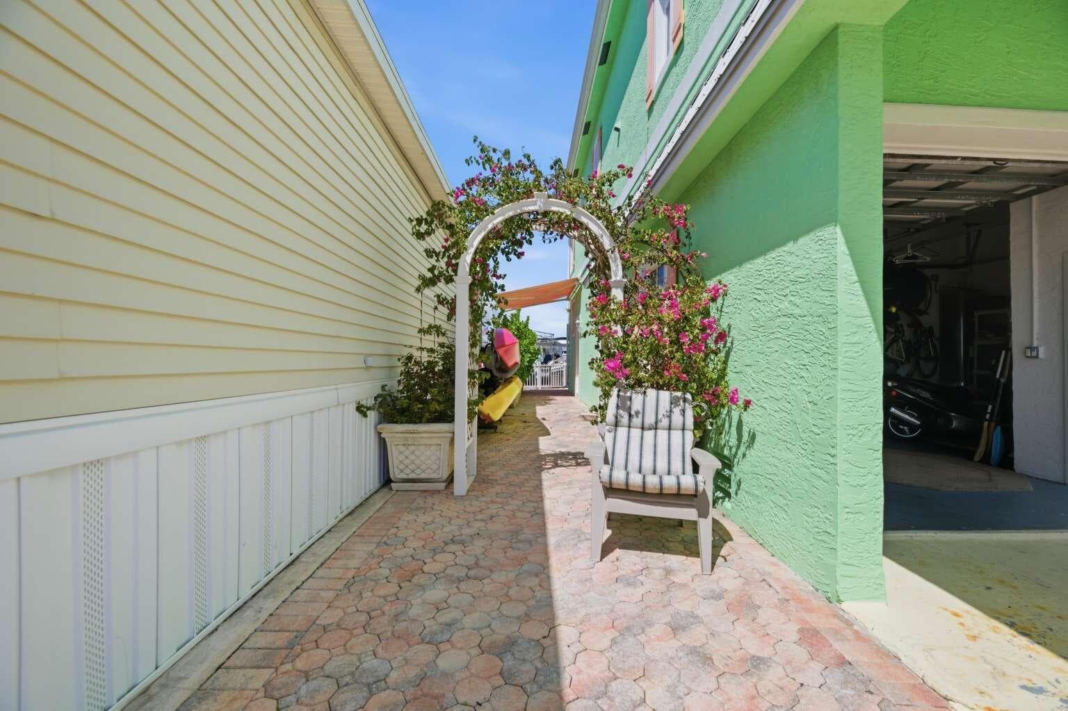 10701 S Ocean #817 2