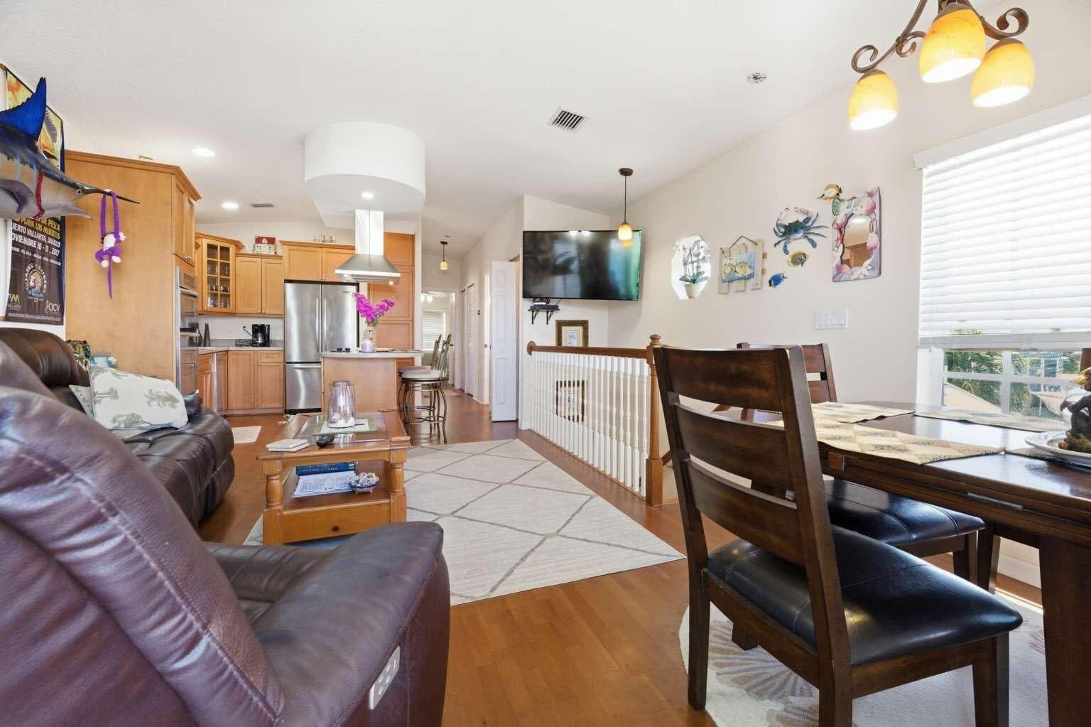 10701 S Ocean #817 3