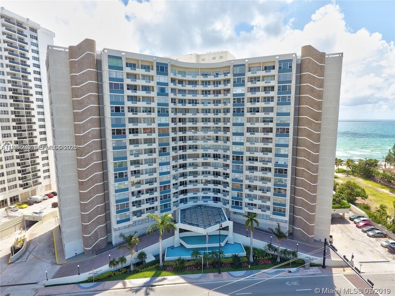 3180 Ocean Dr 509 photo 23