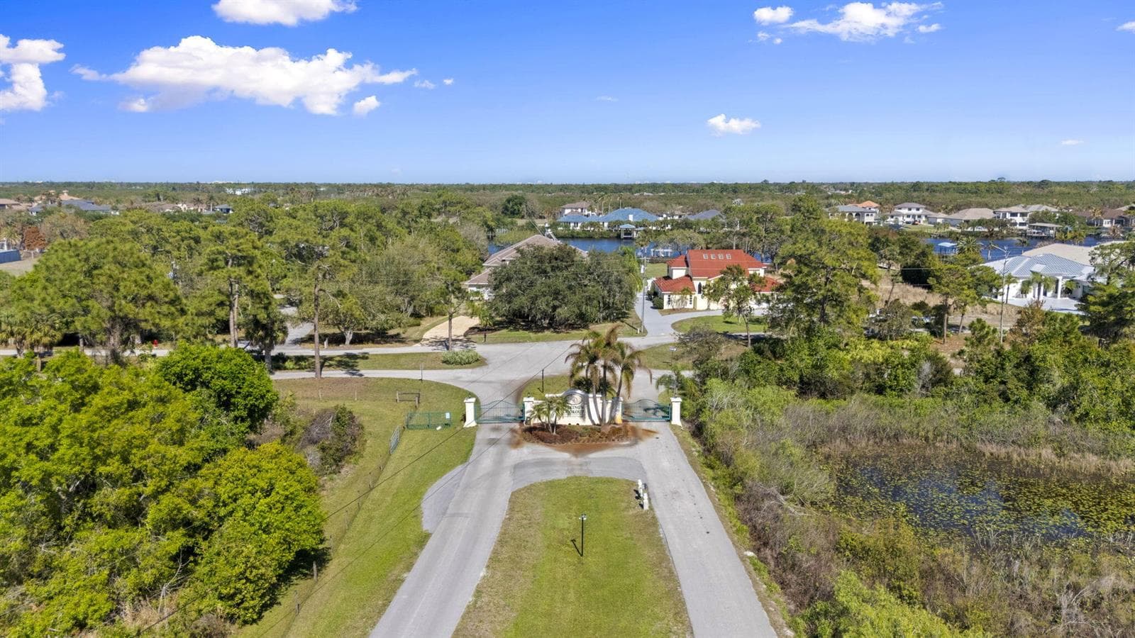 2985 SE South Lookout Boulevard #3 4