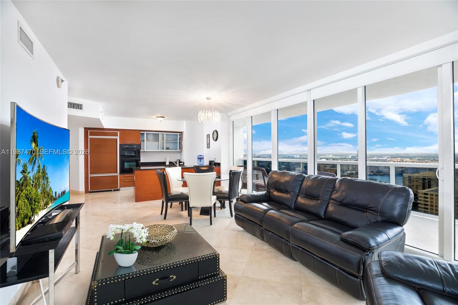 1830 Ocean Dr 2808 photo 6
