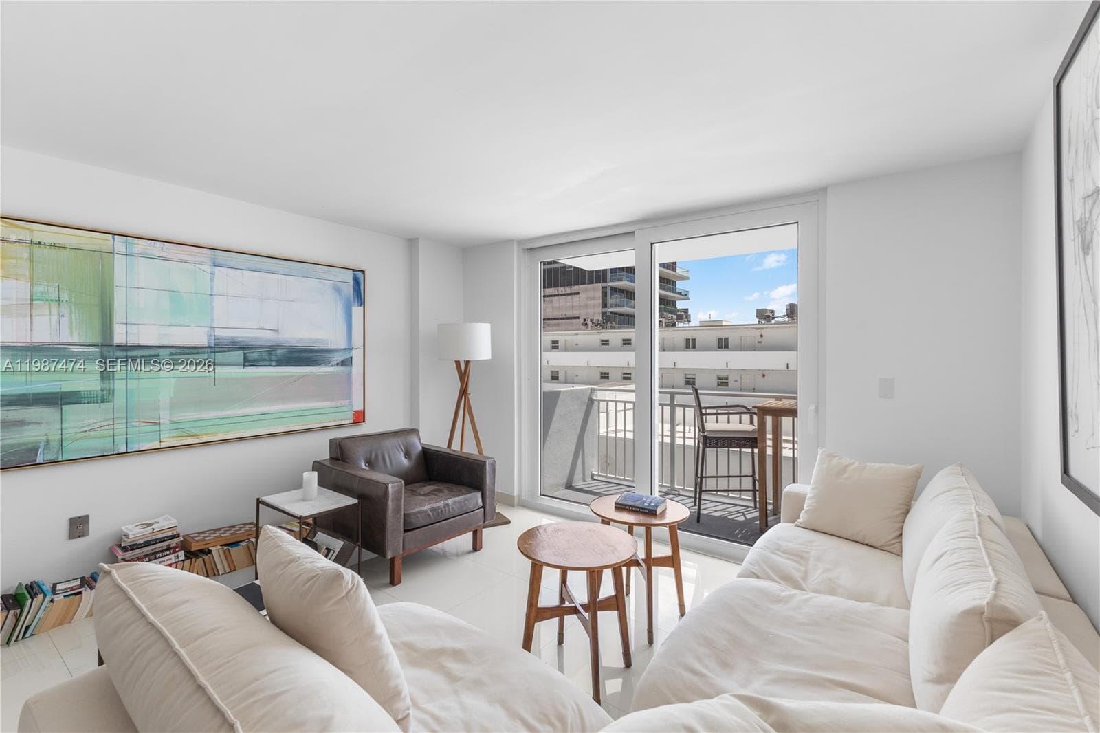 345 Ocean Dr 607 photo 2