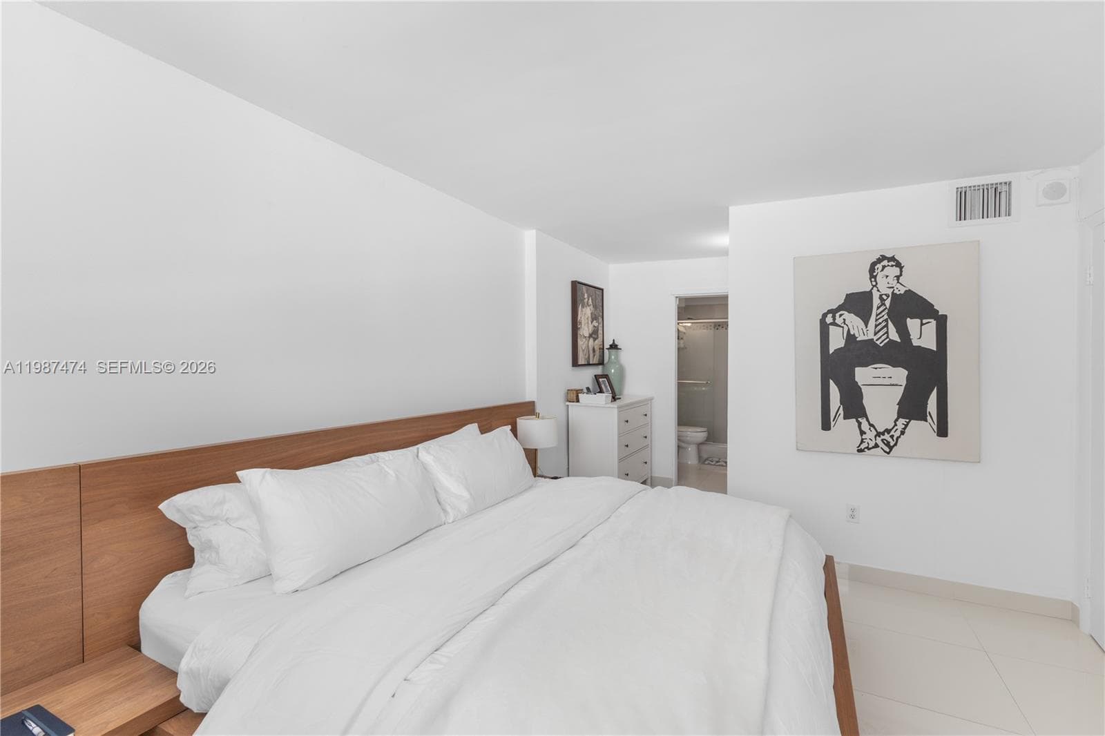 345 Ocean Dr 607 photo 7