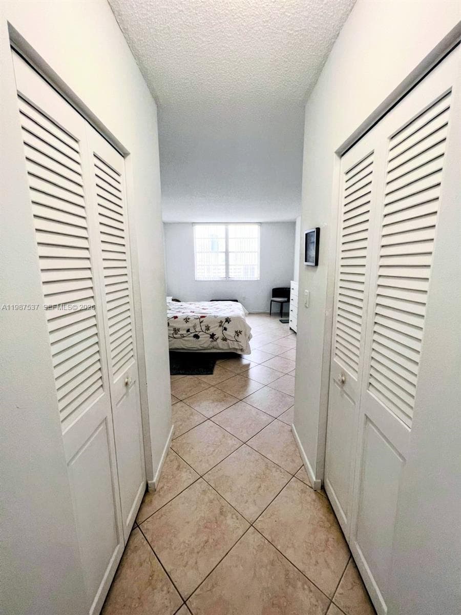 300 Bayview Dr 915 photo 16
