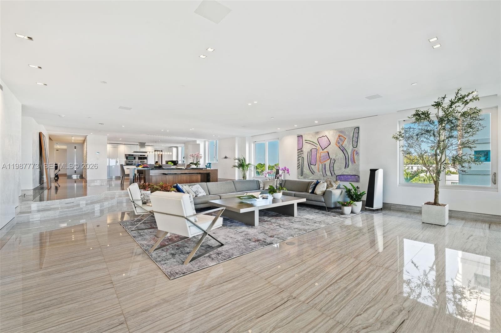 3535 Hiawatha Ave 4