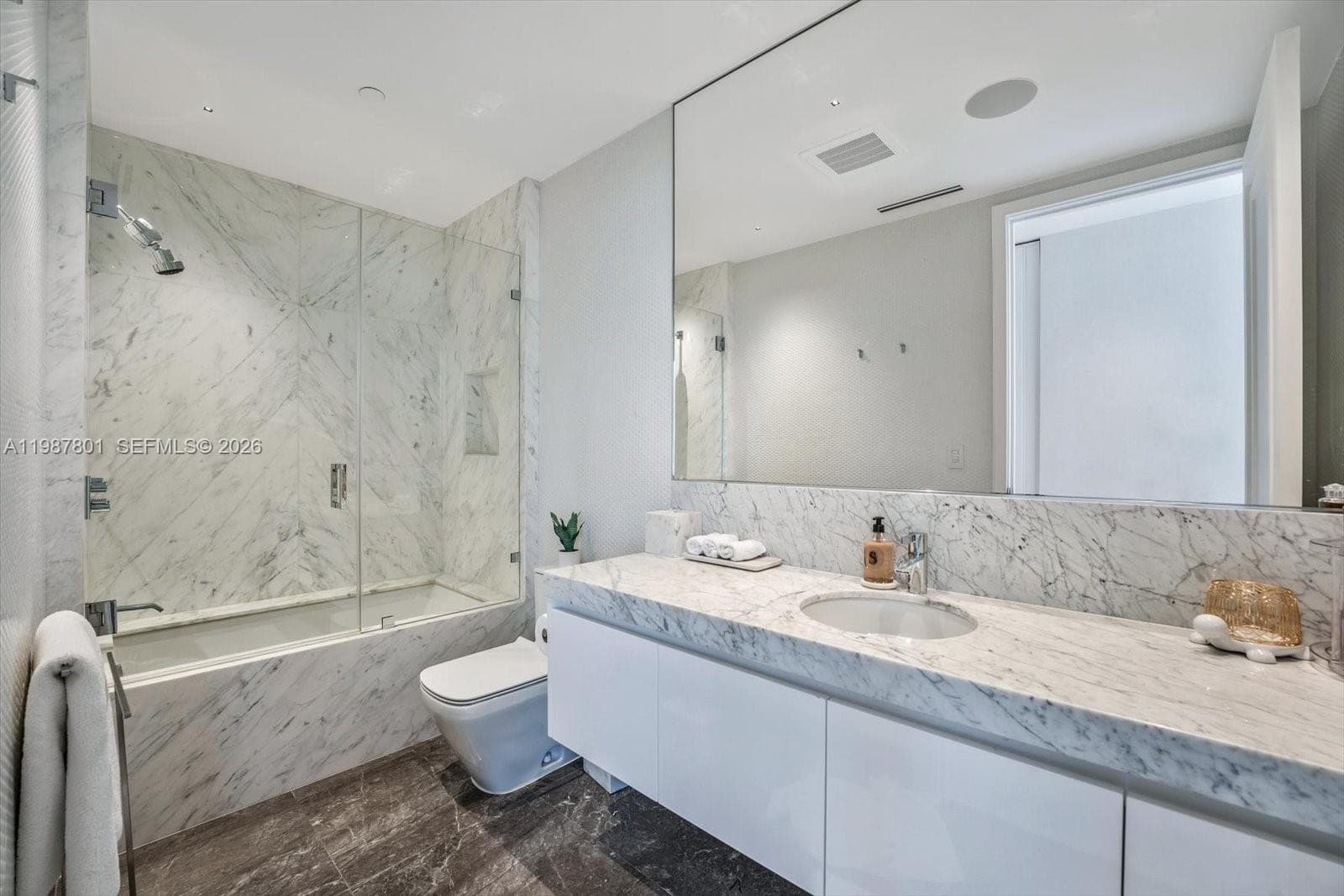 17901 Collins Ave 404 photo 22