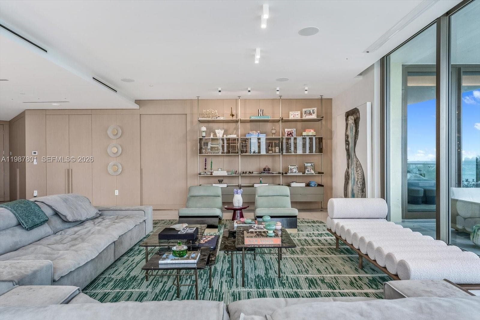 17901 Collins Ave 4