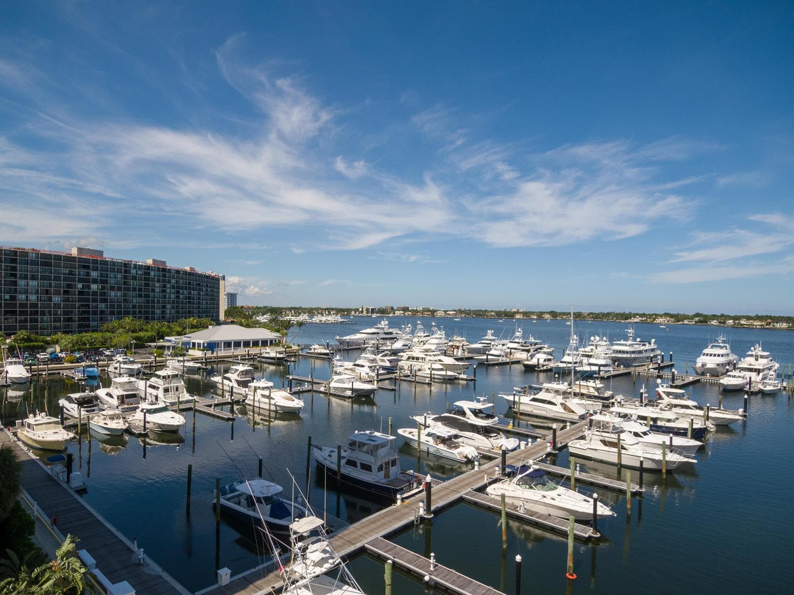 108 Lakeshore Drive #1041 1