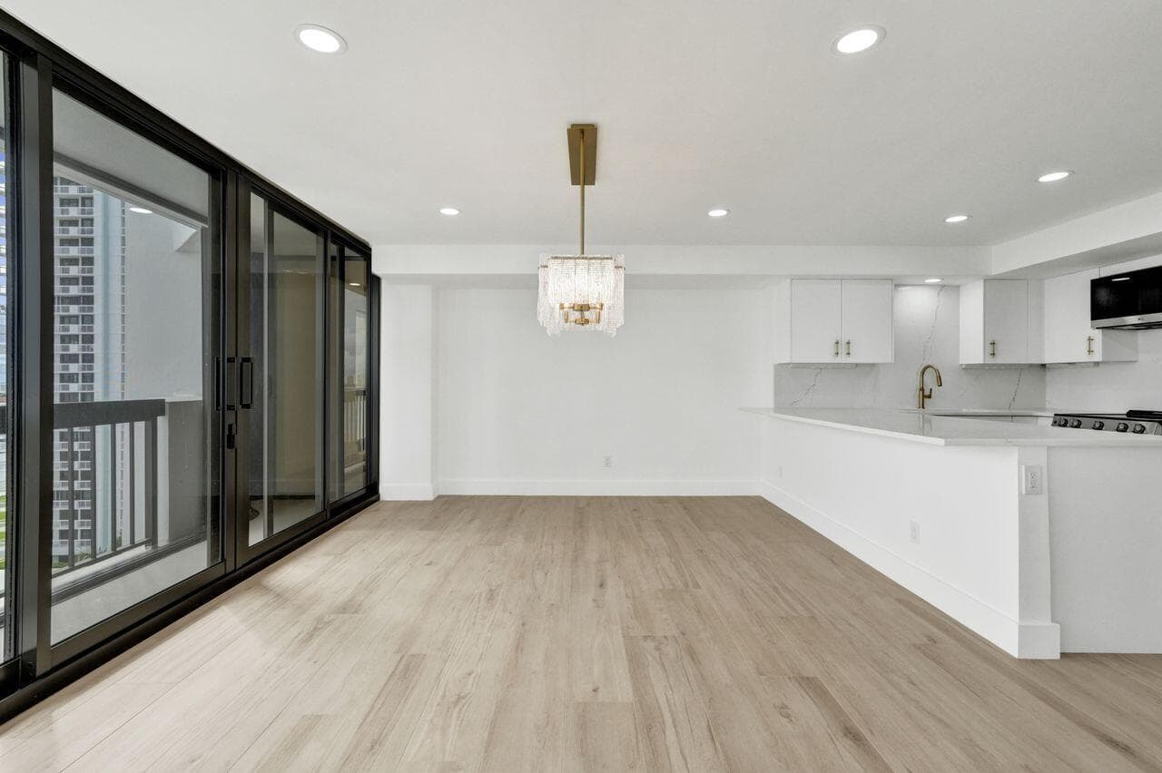 108 Lakeshore Drive #1041 5