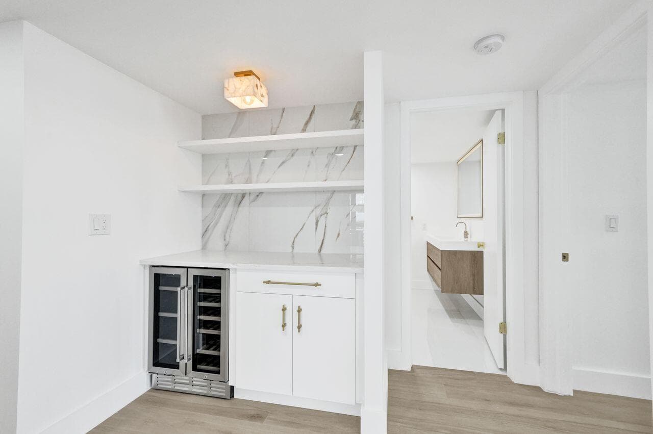 108 Lakeshore Drive 1041 photo 24
