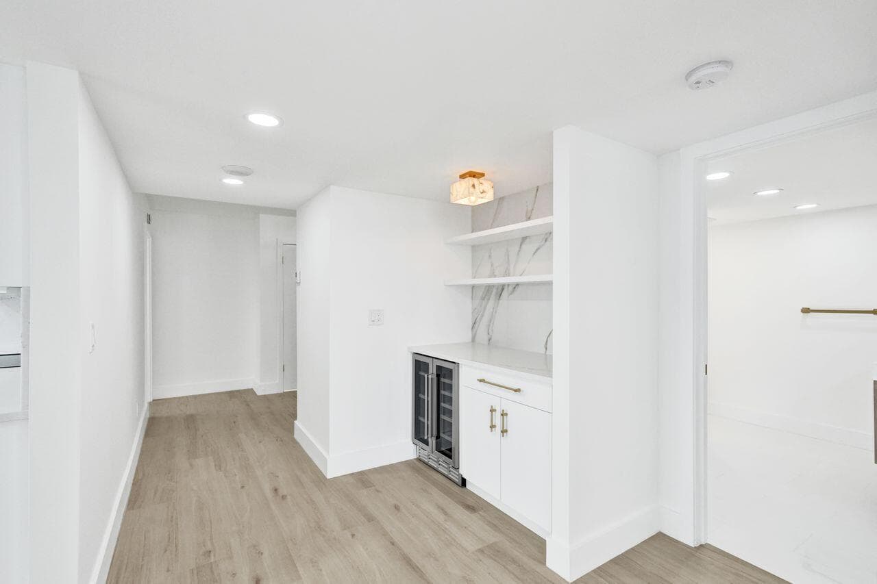 108 Lakeshore Drive 1041 photo 14