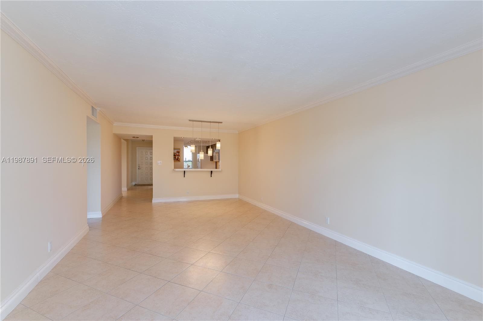545 SE 12th St 305 photo 13
