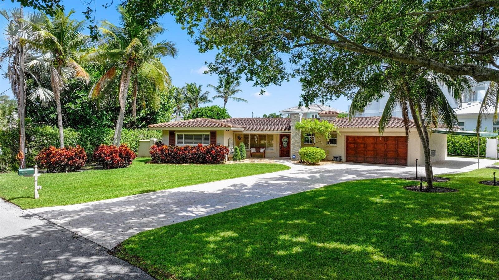 910 Banyan Drive 1