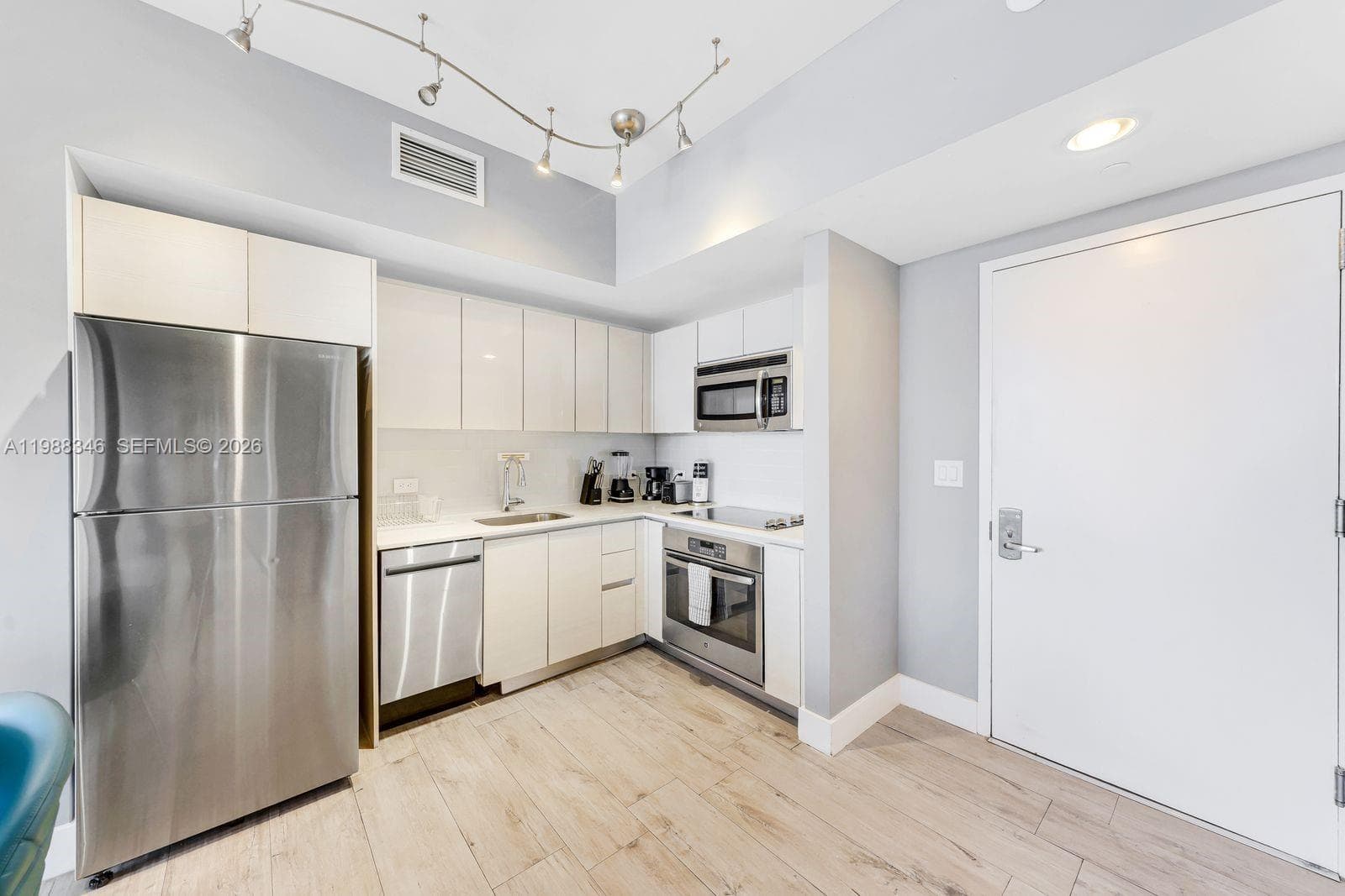 2600 Hallandale Beach Blvd T3103 photo 18