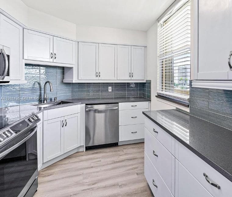136 Lakeshore Dr 2