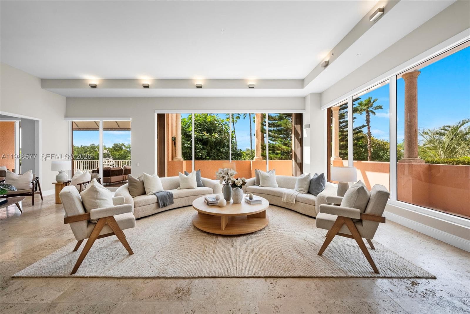 10 Edgewater Dr 2