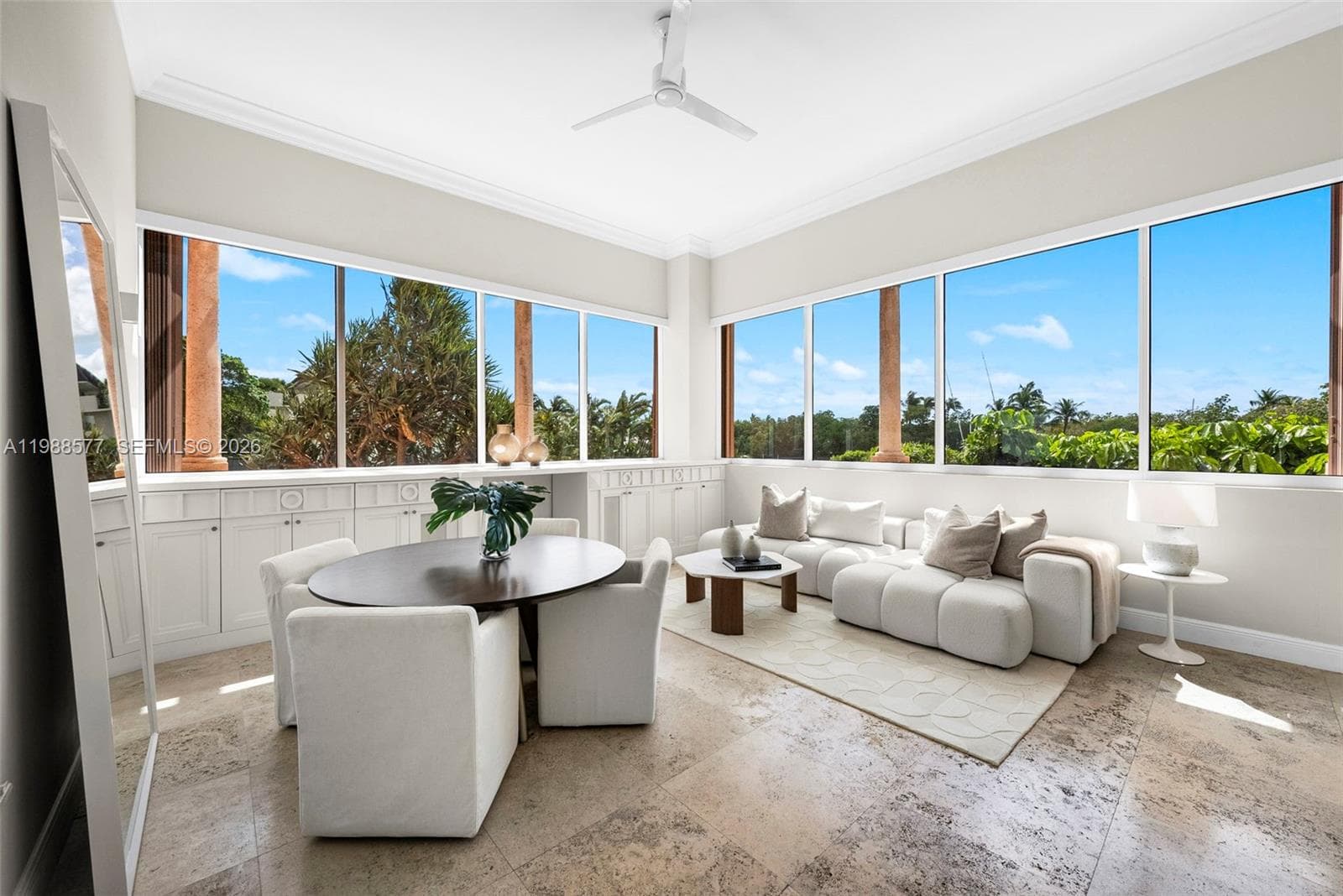 10 Edgewater Dr 5