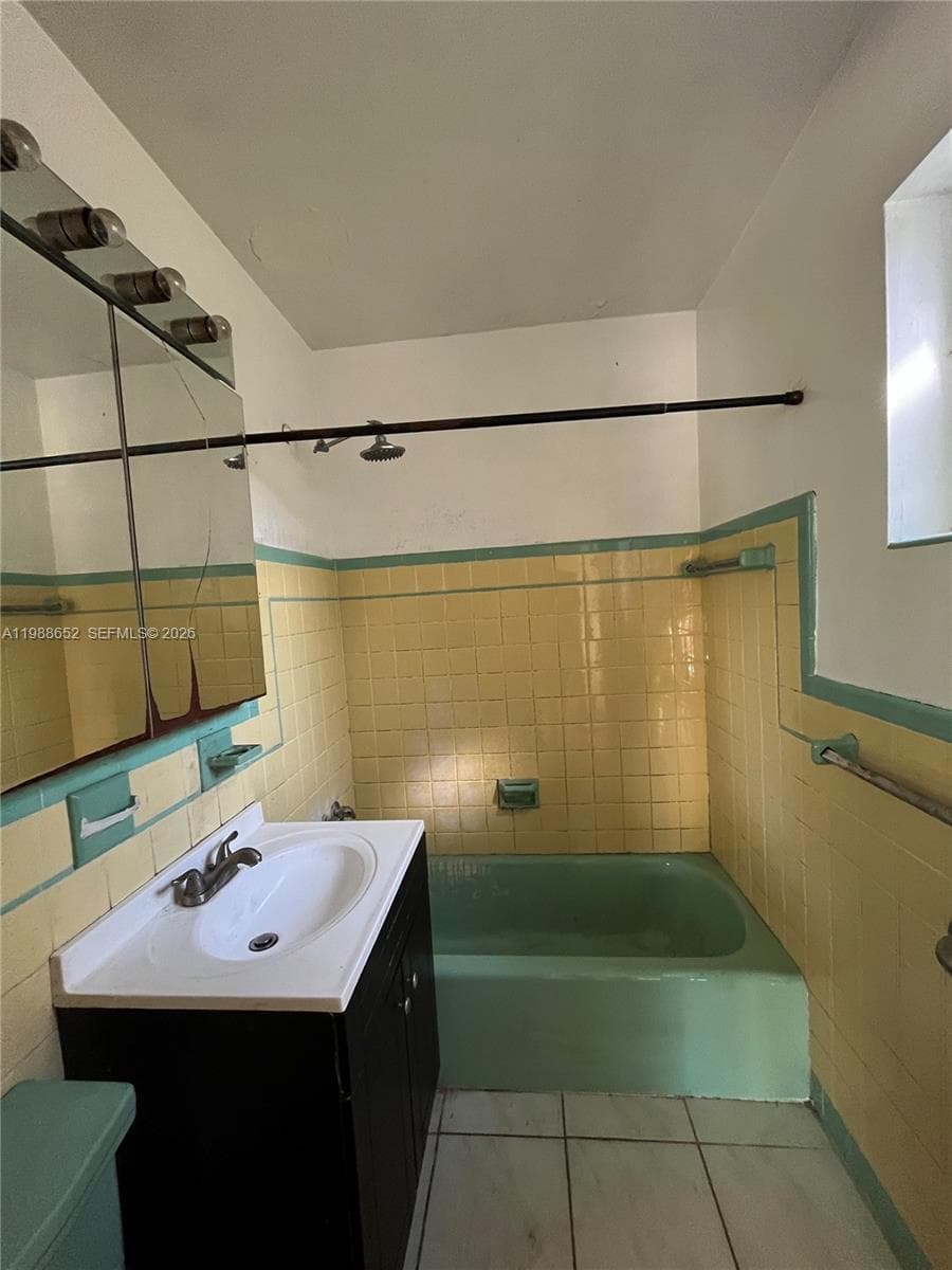 1004 Mandarin Isle photo 9