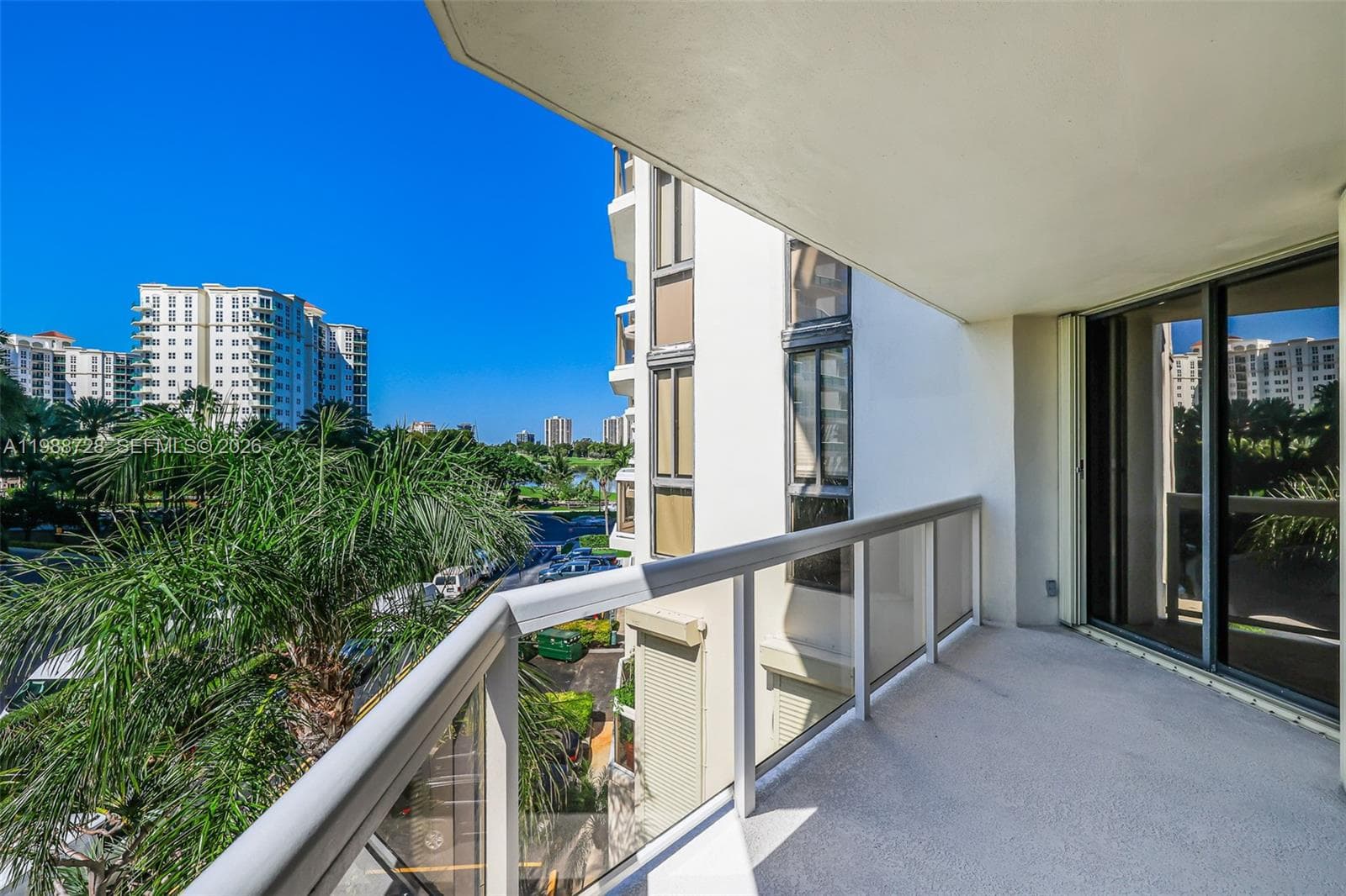 20185 E Country Club Dr 302 photo 17