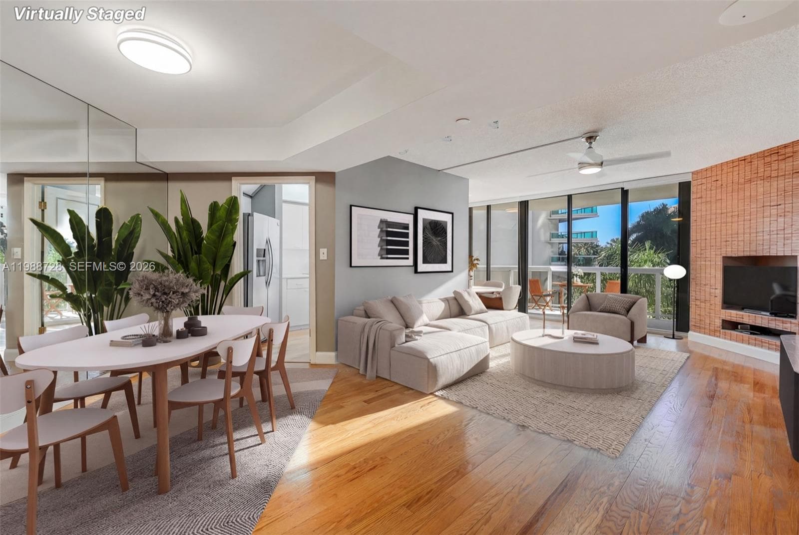 20185 E Country Club Dr 302 photo 1