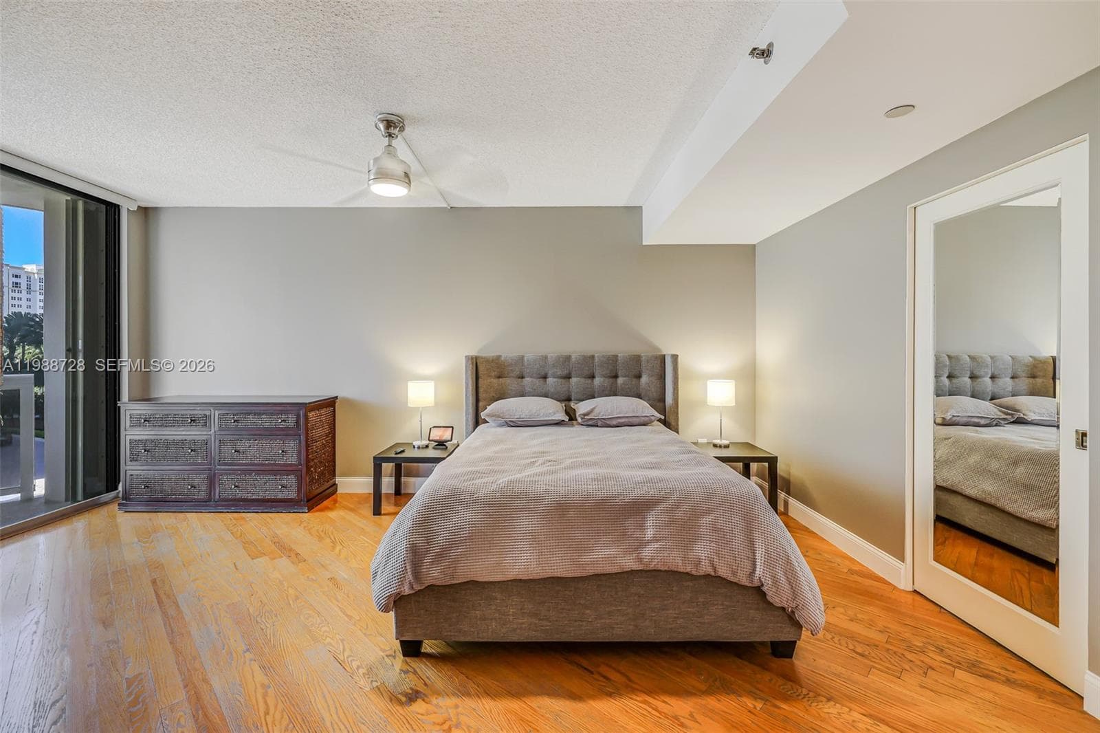 20185 E Country Club Dr 302 photo 8
