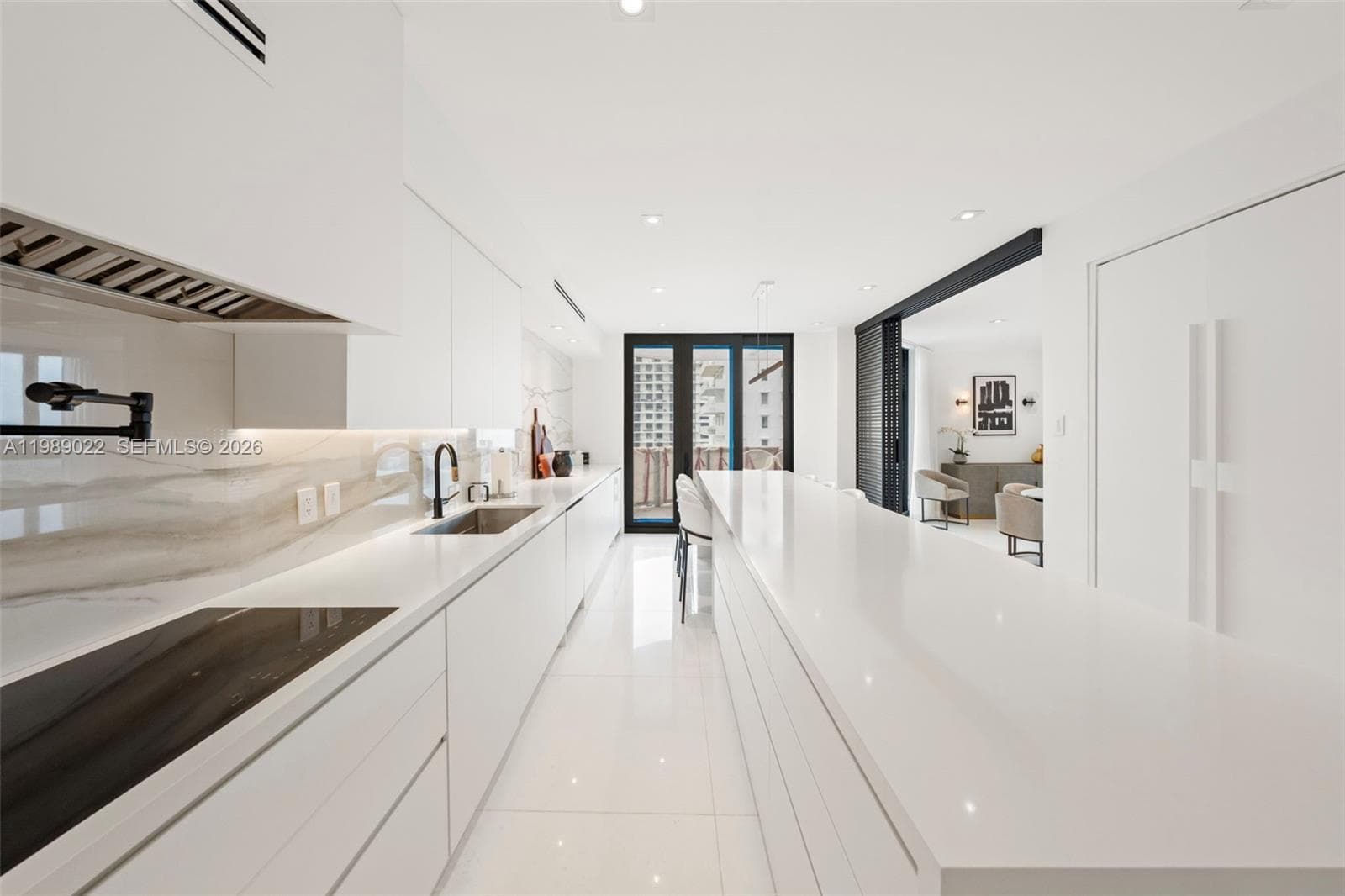 9999 Collins Ave 4