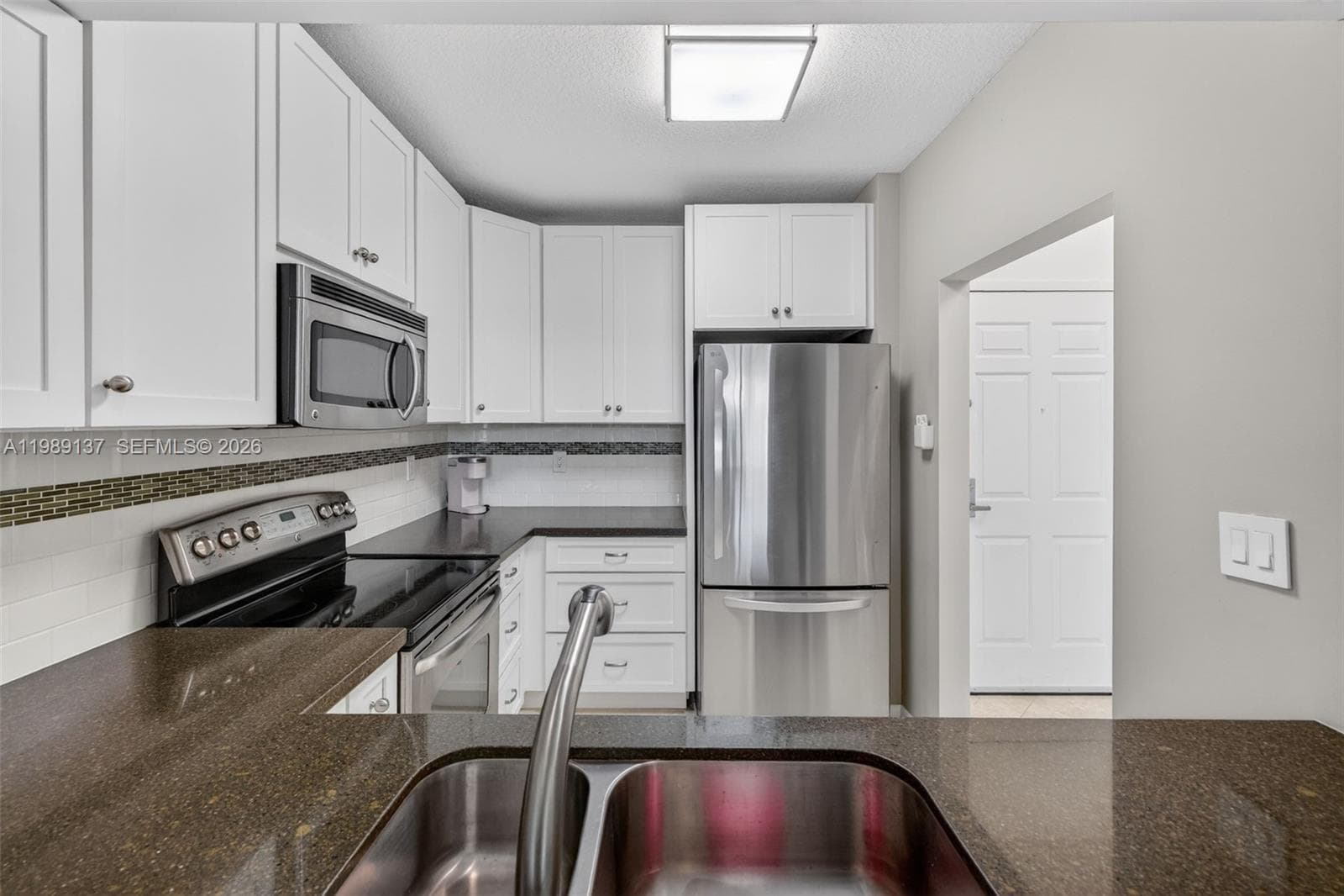 3020 NE 32nd Ave 614 photo 17