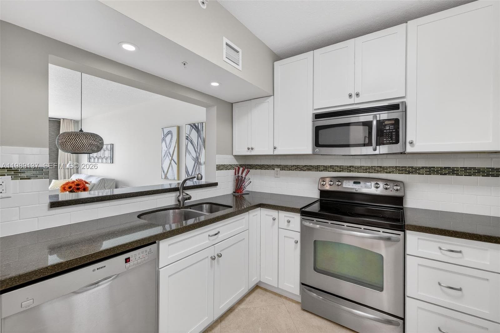3020 NE 32nd Ave 614 photo 14