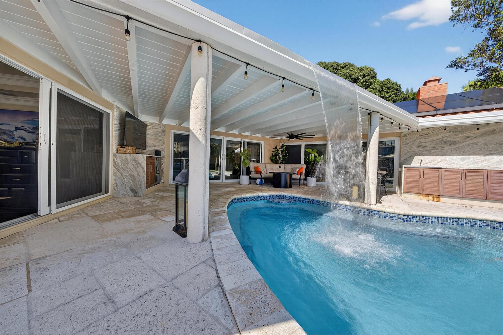 2460 Bayview Drive 4