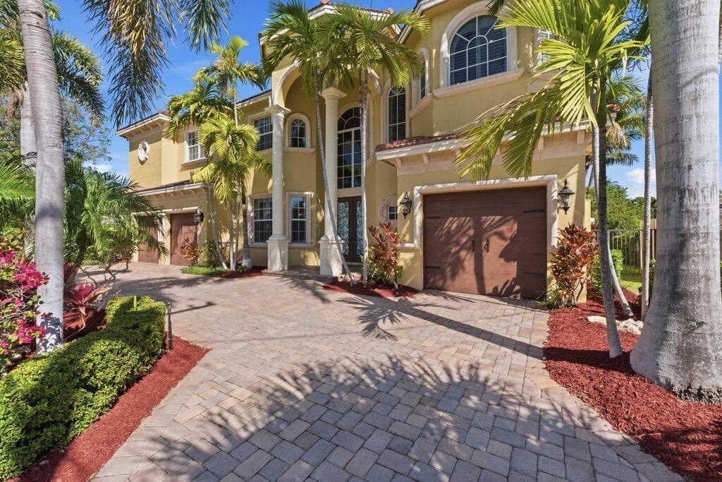 2221 NE 48th Court 4