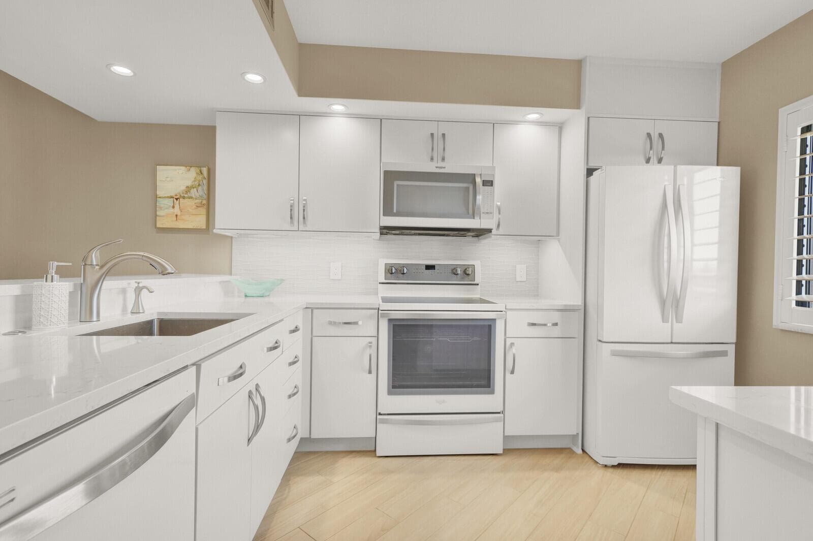 1001 Seafarer Circle #405 3
