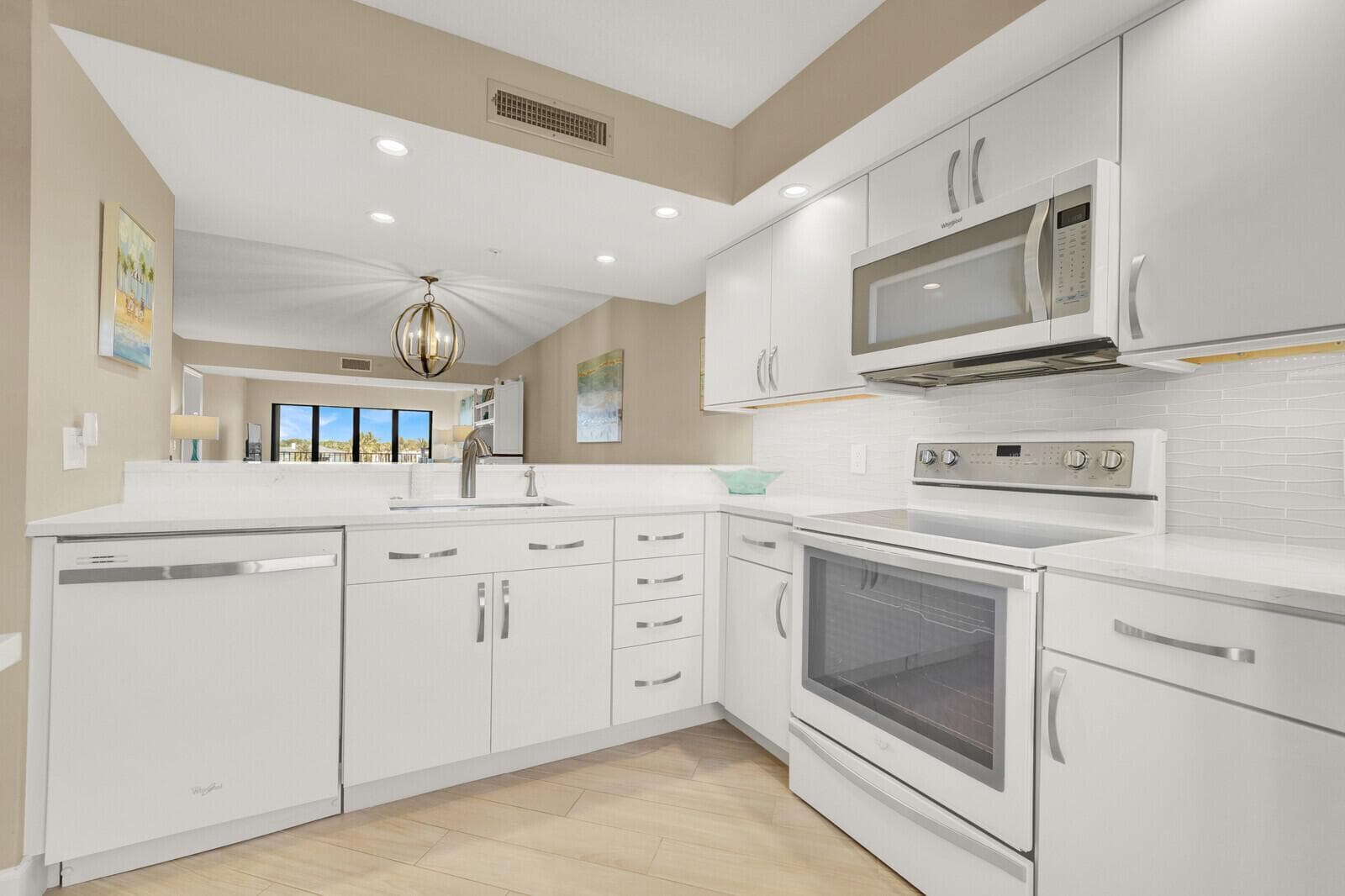 1001 Seafarer Circle #405 5