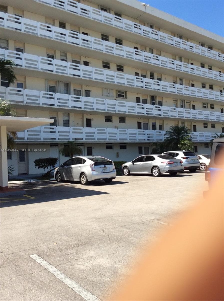 3000 Marcos Dr P304 photo 1
