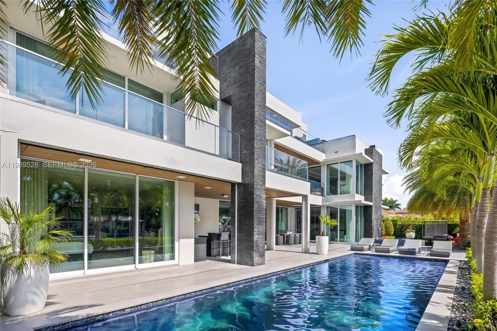 650 Royal Plaza Dr photo 14