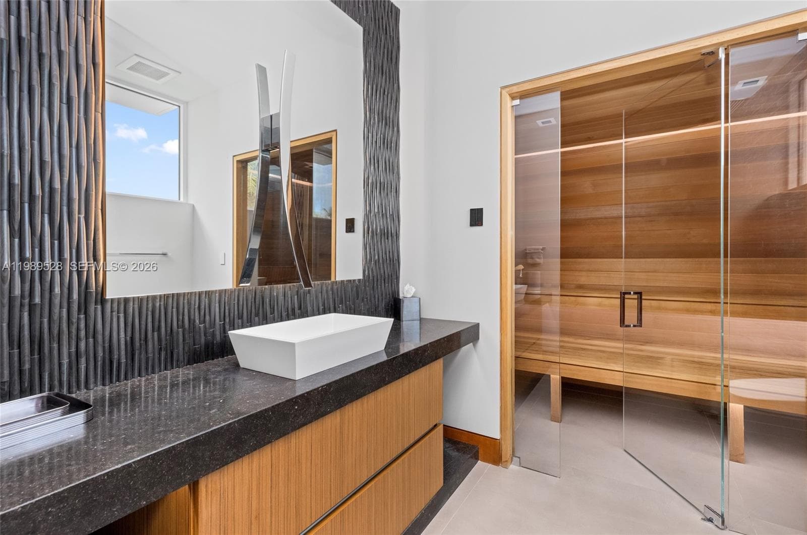 650 Royal Plaza Dr photo 21