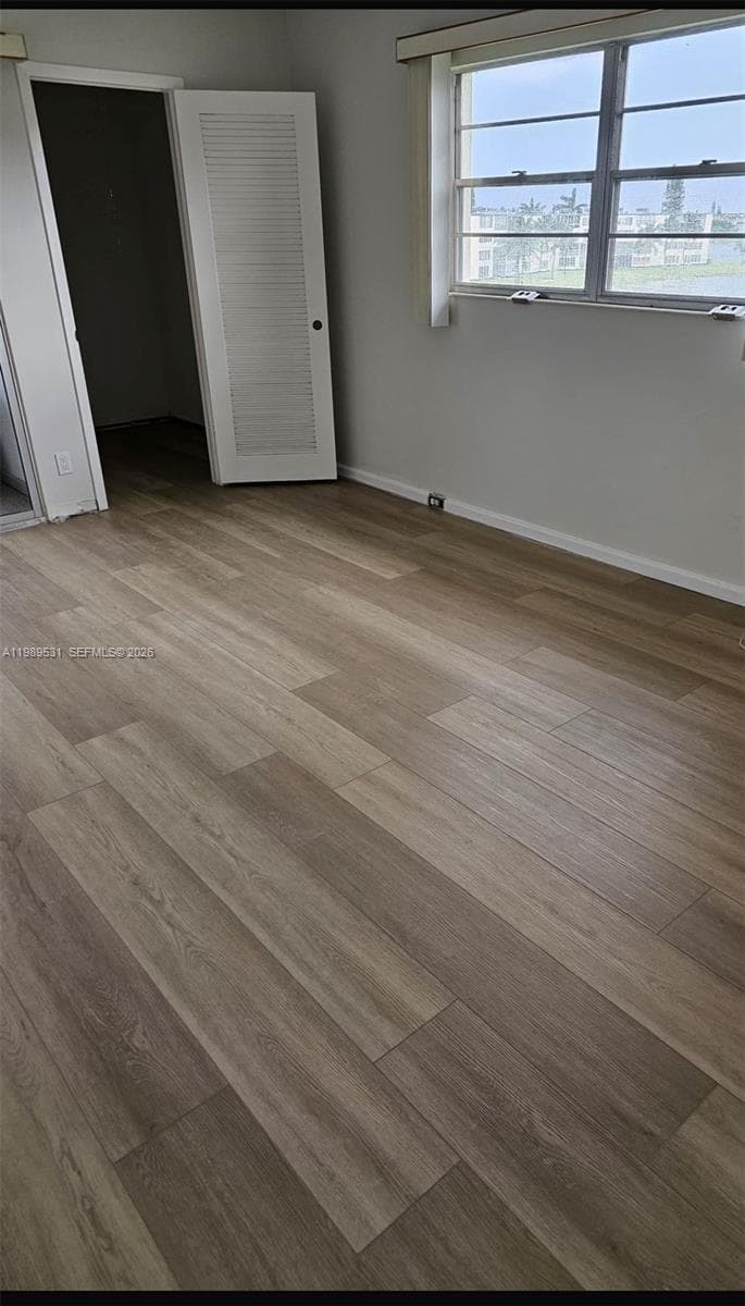 4098 Yarmouth  E 5