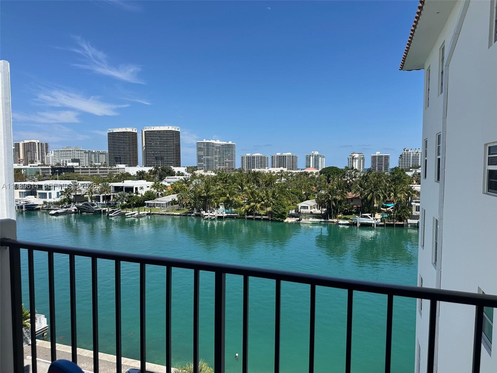 9341 E Bay Harbor Dr 6C photo 1