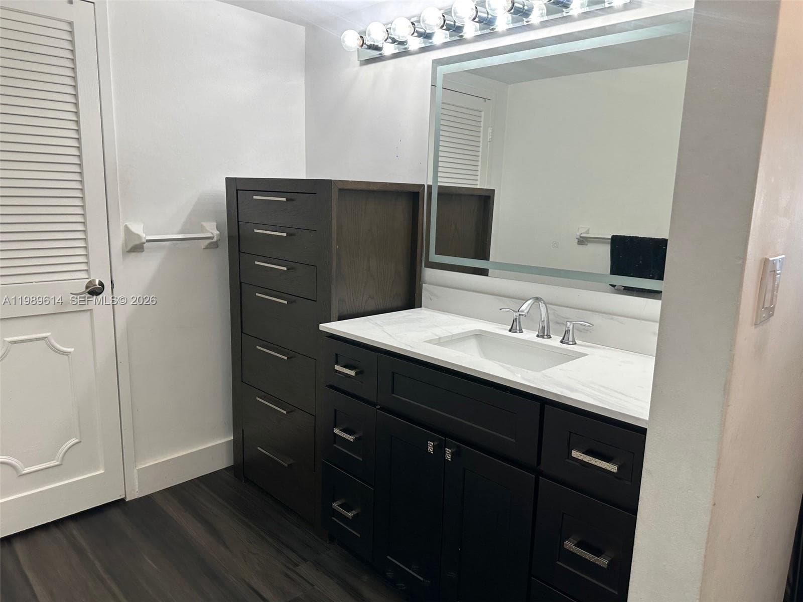 9341 E Bay Harbor Dr 6C photo 24