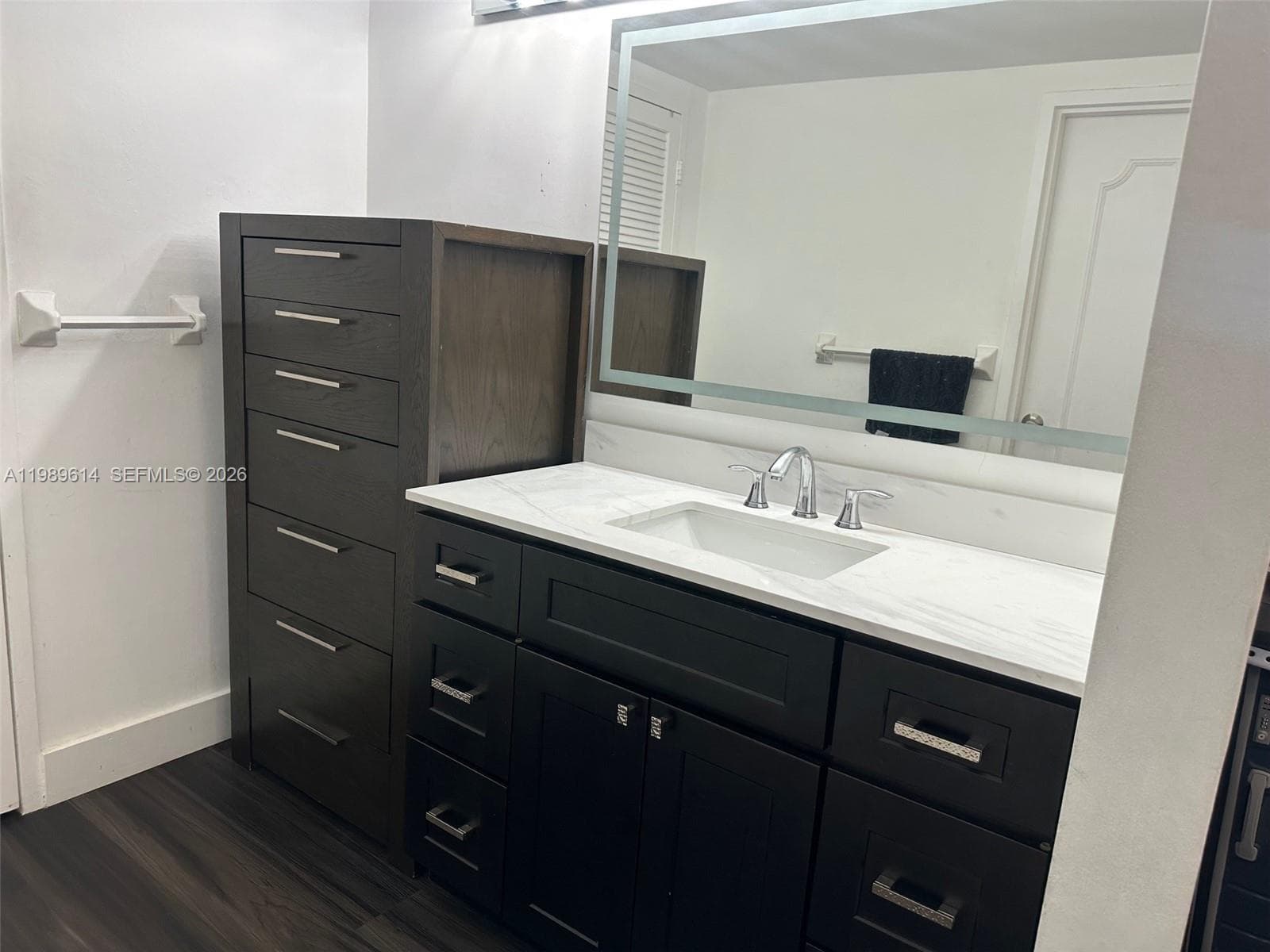 9341 E Bay Harbor Dr 6C photo 25